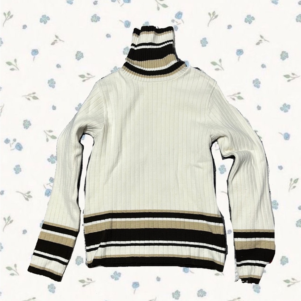 Striped retro turtleneck